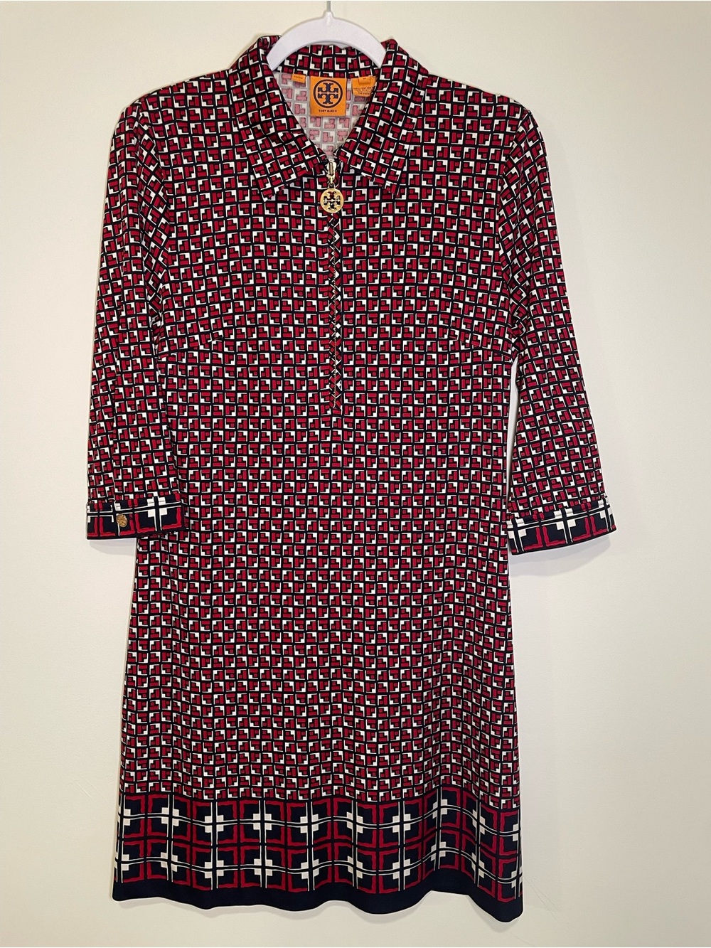 Tory Burch Silk Jersey Geometric Shift Dress Logo Zipper Pull Red Black M